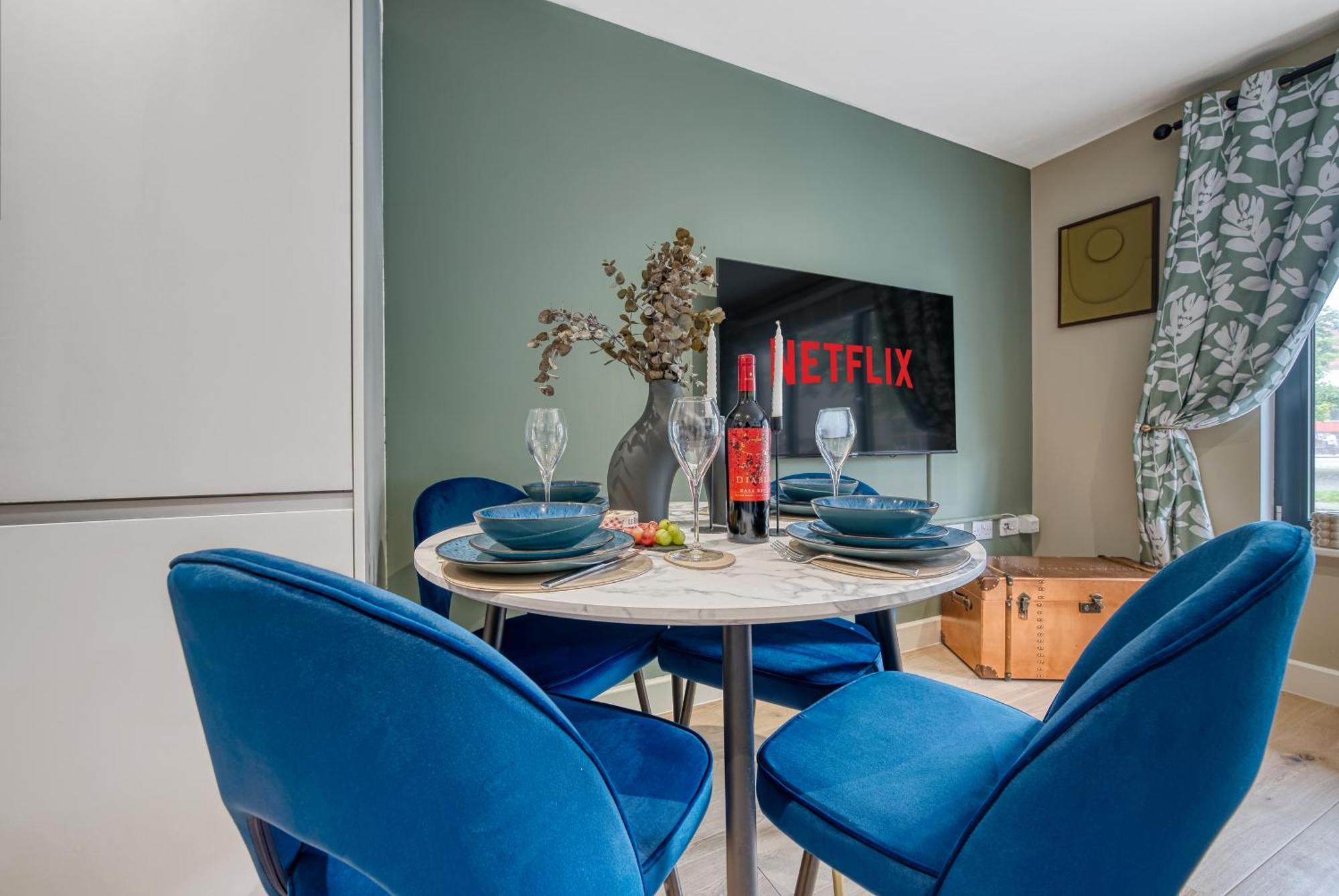 1 Bedroom Ocean Village Luxurious, Stylish & Cosy Apartment, Central Location In Southampton, Sleeps 4 - Summer Special Offer! - By Blue Puffin Stays Екстериор снимка