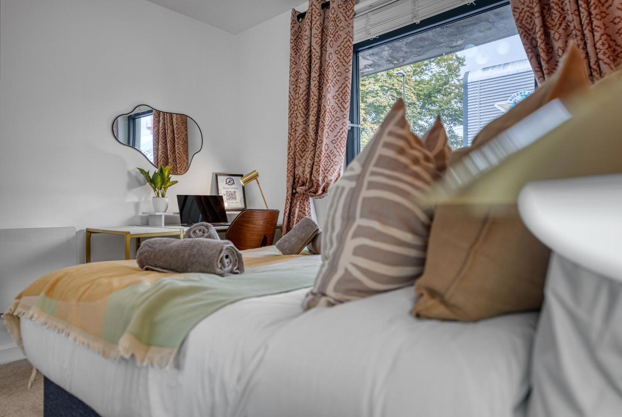 1 Bedroom Ocean Village Luxurious, Stylish & Cosy Apartment, Central Location In Southampton, Sleeps 4 - Summer Special Offer! - By Blue Puffin Stays Екстериор снимка