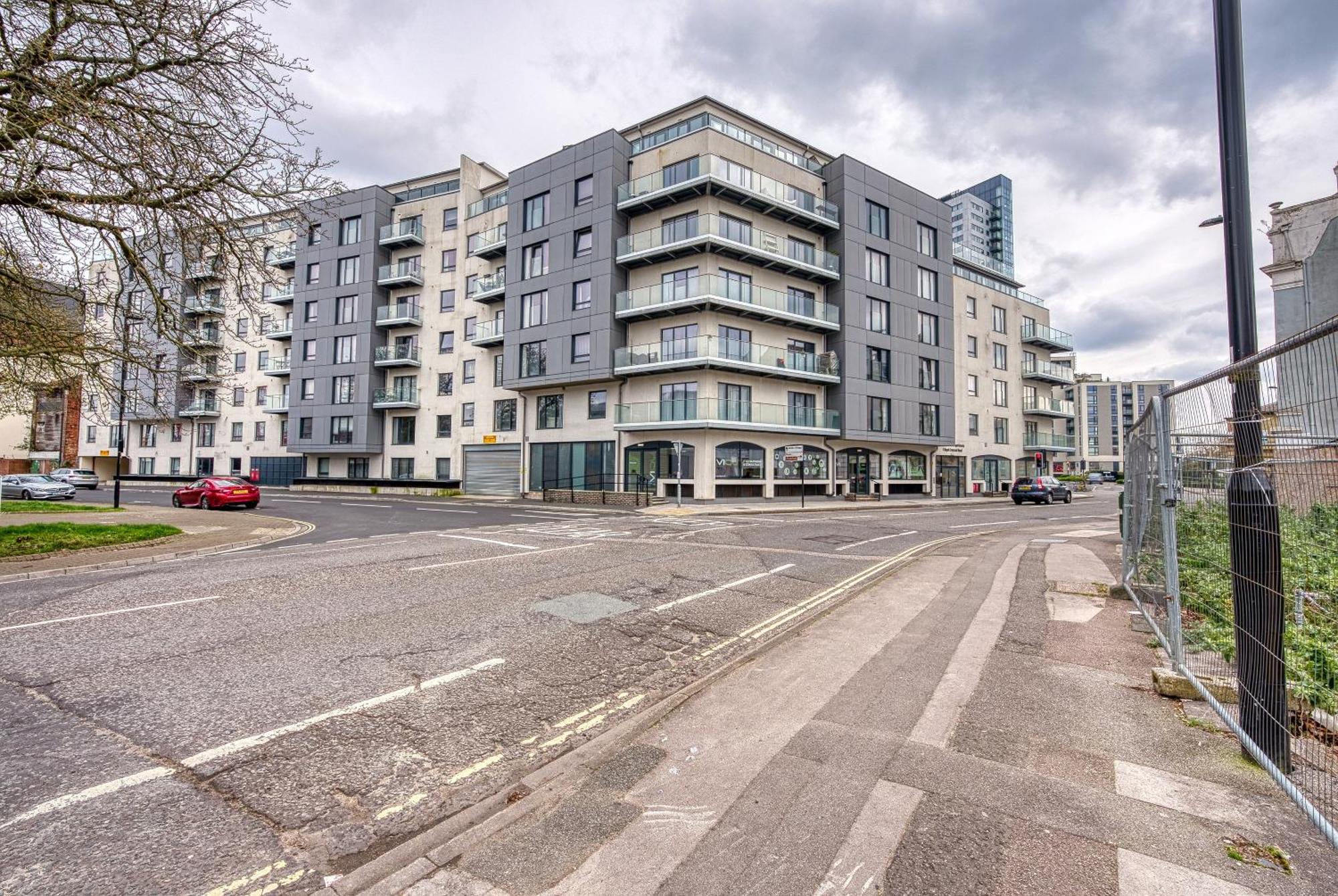 1 Bedroom Ocean Village Luxurious, Stylish & Cosy Apartment, Central Location In Southampton, Sleeps 4 - Summer Special Offer! - By Blue Puffin Stays Екстериор снимка
